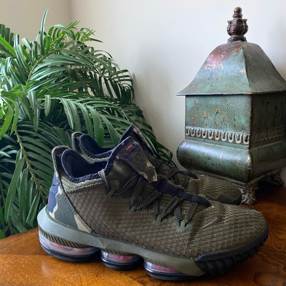 Nike Lebron James 16 Low in Camo Green Sneakers